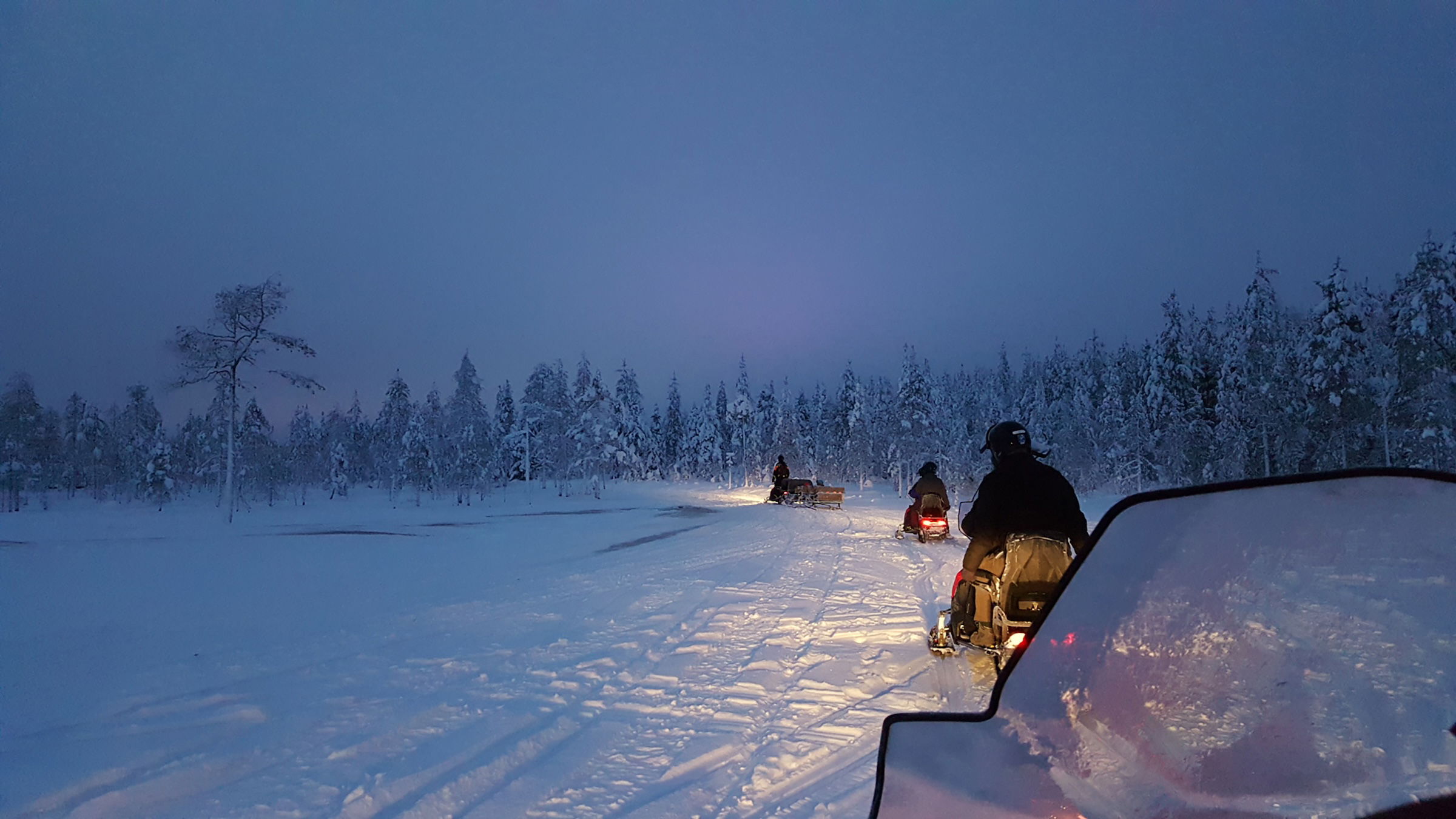 Schneemobil Rovaniemi Mitternachtssonne